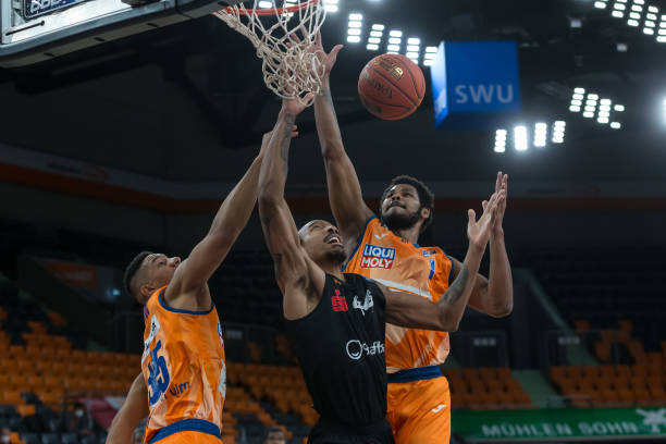 继续写一个 继续写一个