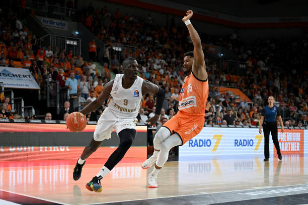 全队通过调 全队通过调