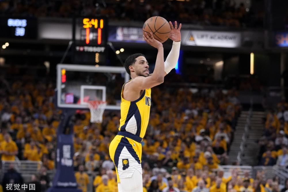 群体中的影 群体中的影