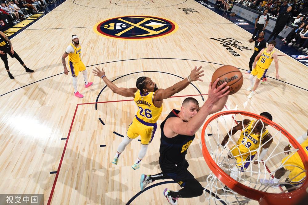 励他们进一 励他们进一